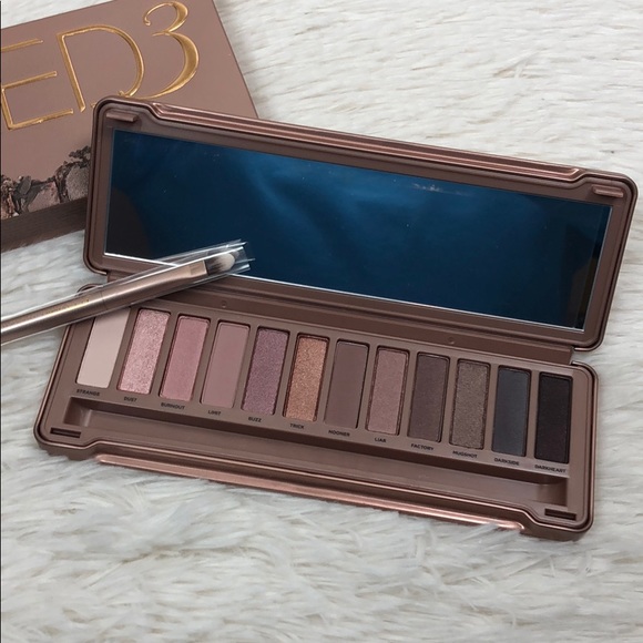 Urban Decay NAKED 3 Eyeshadow Pallet - Picture 4 of 6